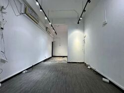 Ang Mo Kio Avenue 6 (D20), Shop House #610368541